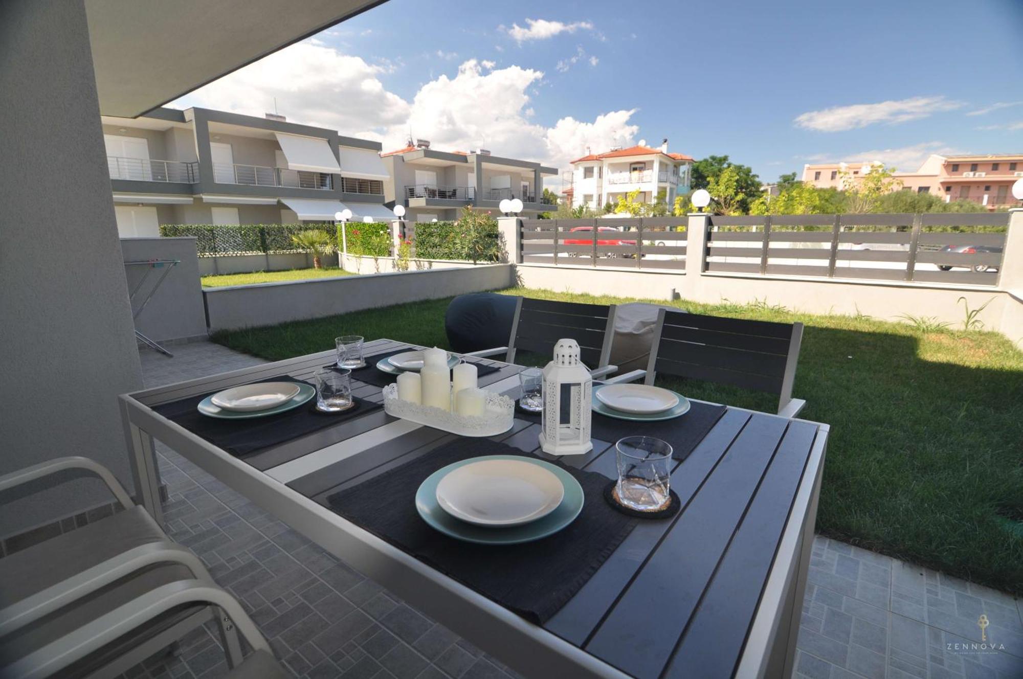 Zennova #24, Flow Nikiti Family Apt Luaran gambar